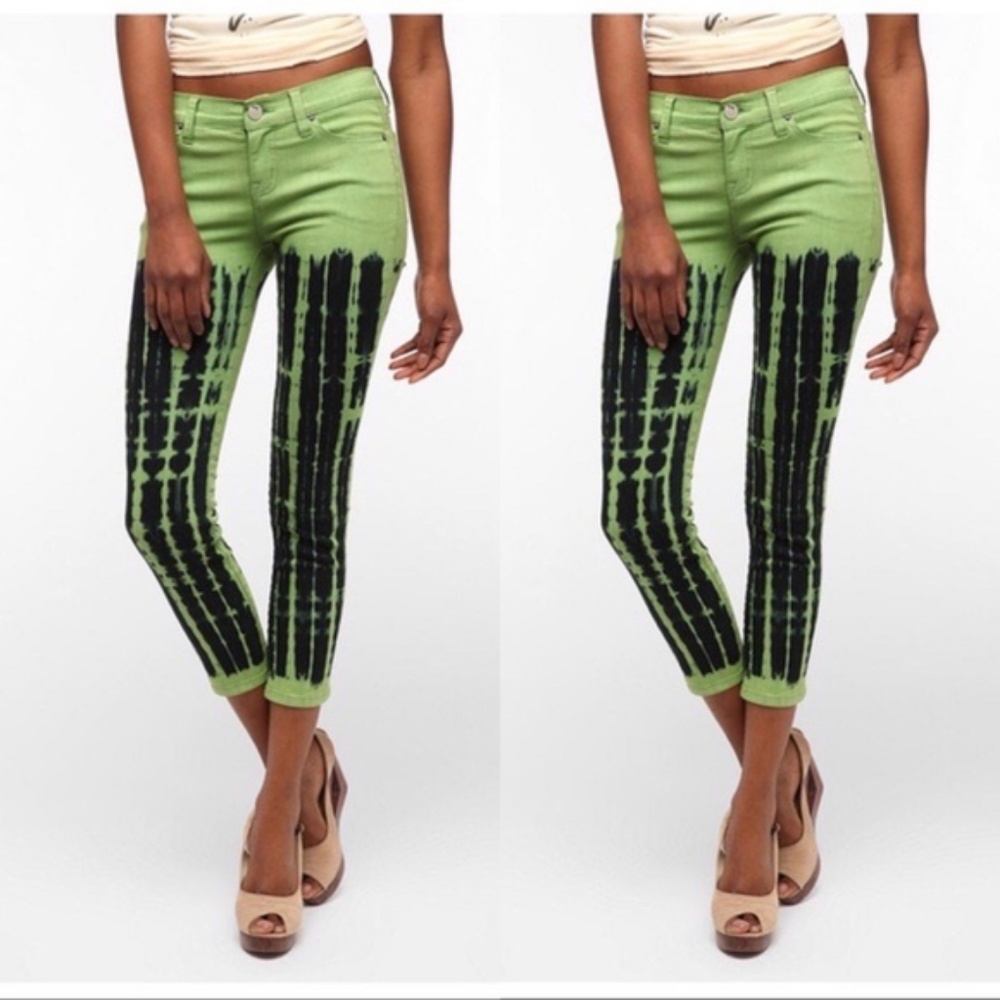 UO BDG Grazer Mid Rise Ink Splotch Tie Dye Splatter Bleached